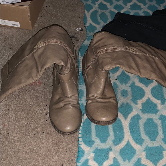 Boots - Picture 1 of 6